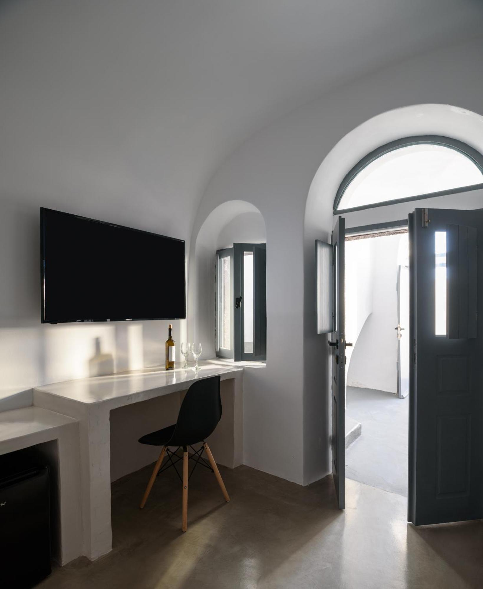 Pyrgos Cave Suites ภายนอก รูปภาพ