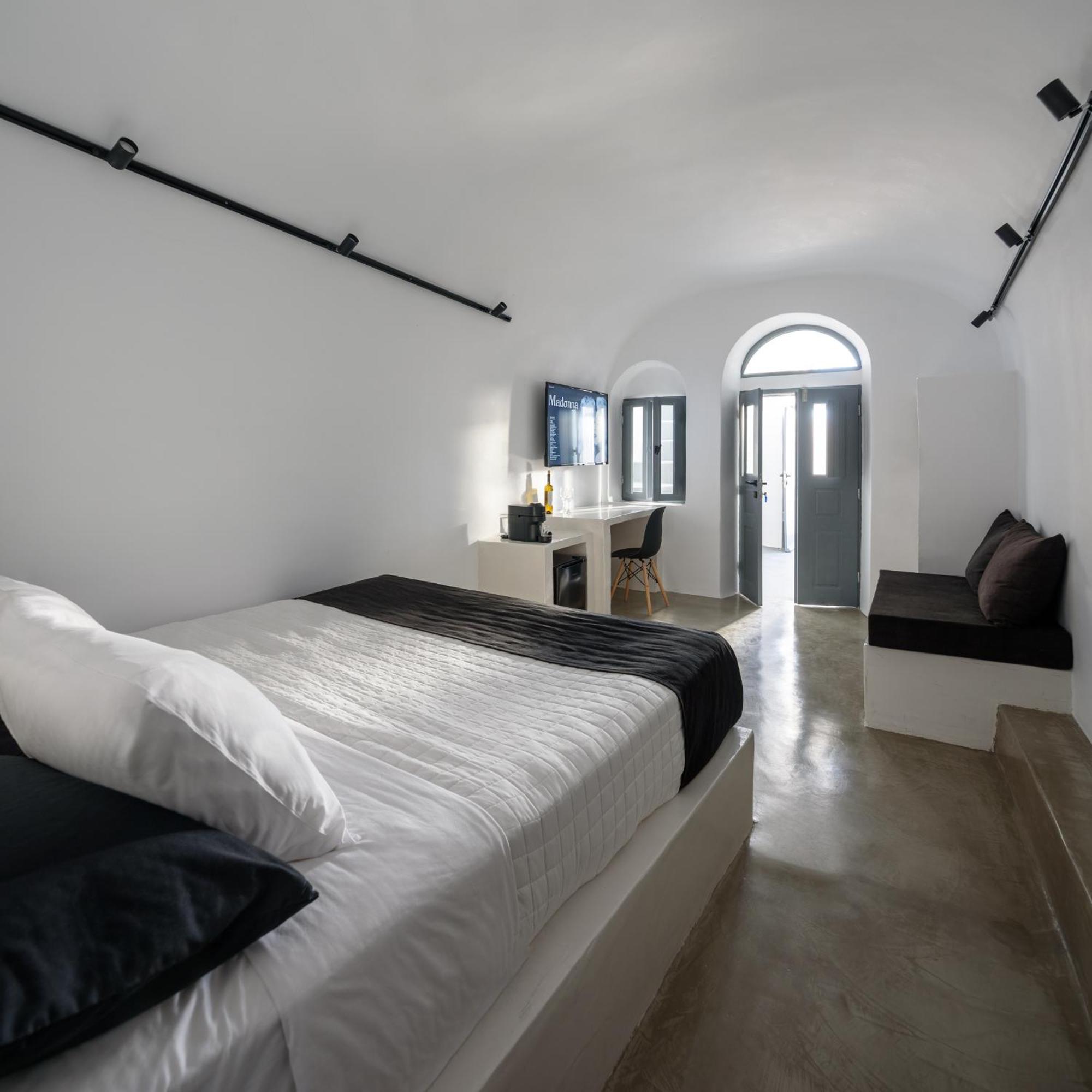 Pyrgos Cave Suites ภายนอก รูปภาพ